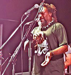 Natty Dolaiasi at B